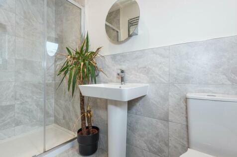 Ensuite 2.jpeg