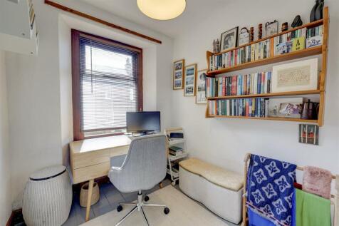 Bedroom 3/Study