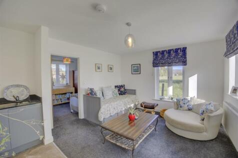 Annexe Living &amp; Kitchen