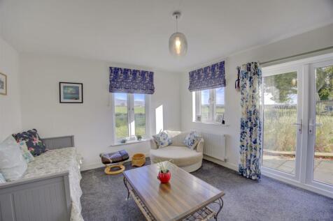 Annexe Living &amp; Kitchen
