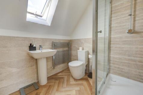 Principal Bathroom