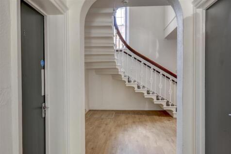 Entrance Hall 2.jpg