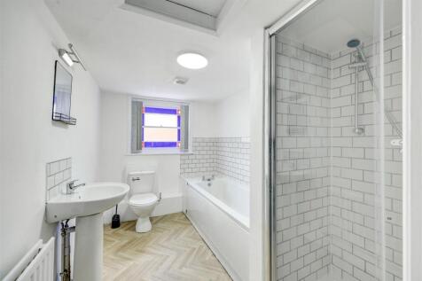 Bathroom 1.jpg