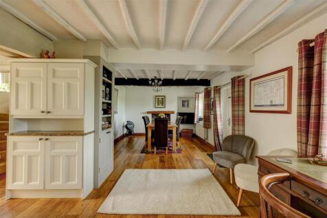 Kitchen &amp; Dining