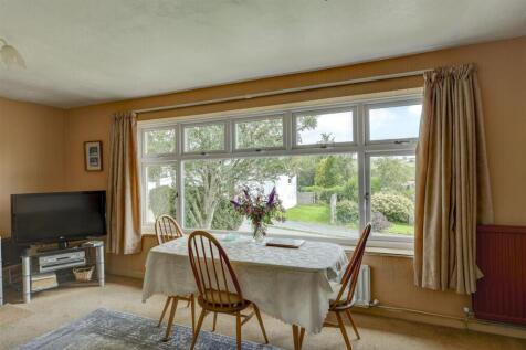 Lounge / Dining Room