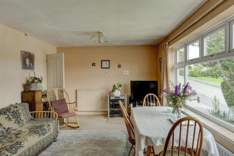 Lounge / Dining Room