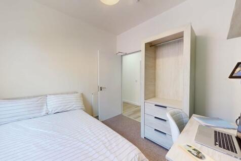 Flat-1-The-Globe-082