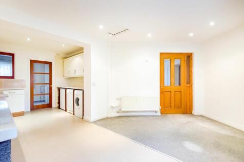 Kitchen/ Breakfast Room