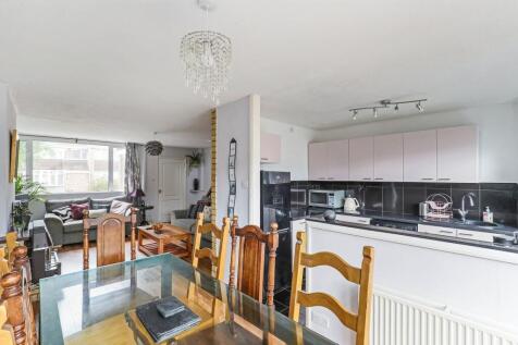 Lounge/ Dining Room