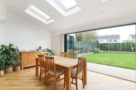 Kitchen/ Dining Room