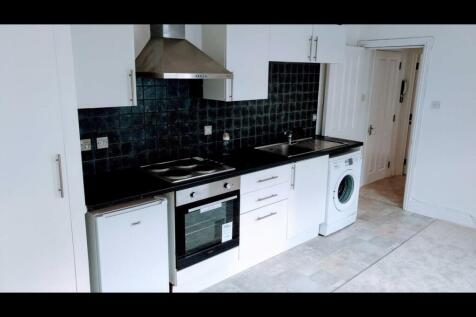 Lounge/Kitchen