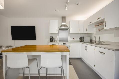 LOUNGE/KITCHEN DINER