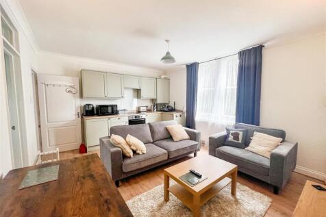 LOUNGE/KITCHEN