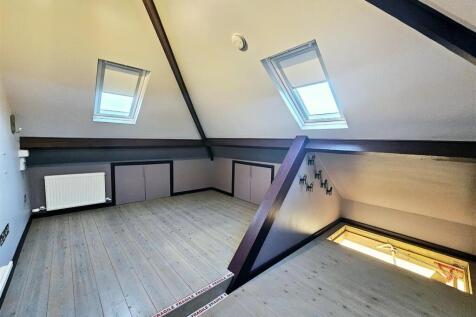 LOFT ROOM
