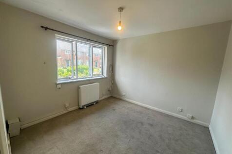42b Sherwood Road photo 3.JPG