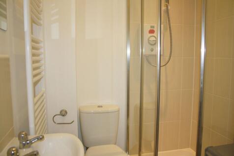 ENSUITE SHOWER ROOM
