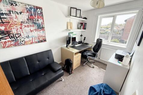 BEDROOM 2