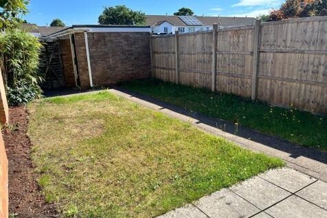 Rear garden towards garage