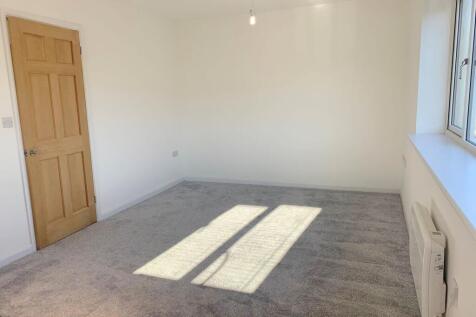 OPEN PLAN LIVING ROOM/KITCHEN
