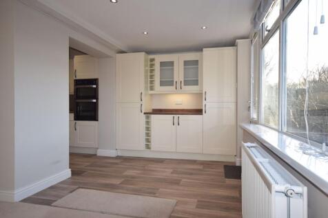 Kitchen (rear)