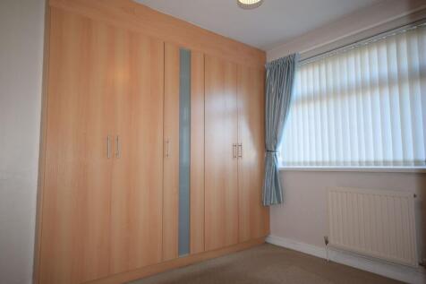 Front Bedroom (Front)