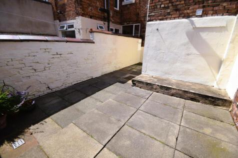 Rear Yard Alt View