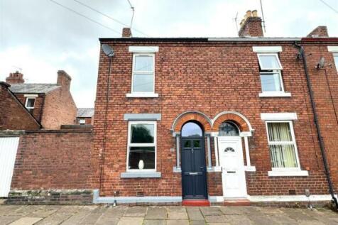 Beautifully presented 2 bed mid terrace home to r