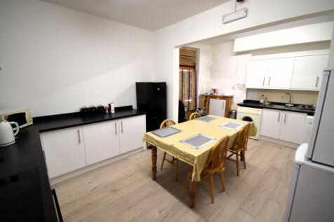 Shared Kitchen 1