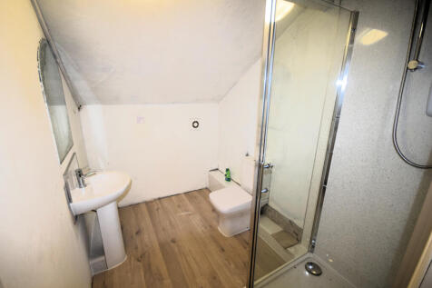 Shared Bathroom 2