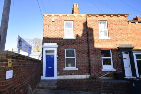 2 bed terraced house to rent Nicholson Street, Ca