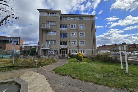 A purpose built 2 bedroom duplex flat