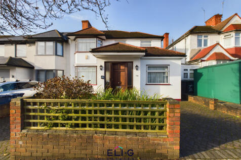 A great size 5 bedroom semi detached family home 
