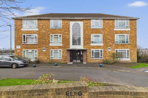 A move in ready two bedroom chain free apartment