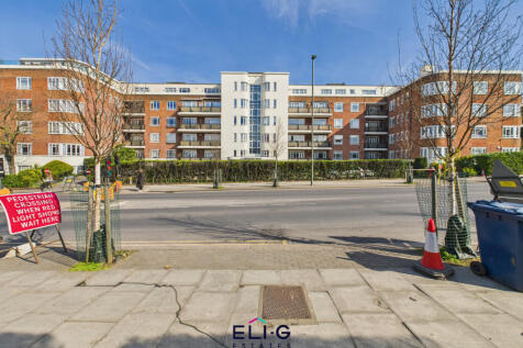 A large four bedroom purpose built apartment in t