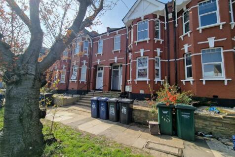 3 bedroom maisonette for sale