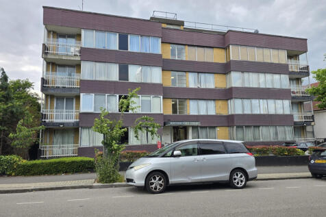 Three bedroom ground floor apartment