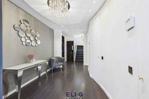 Move in ready six bed five bath detached house