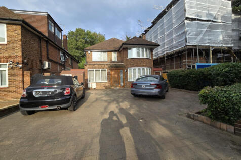 A very high end but homely 4 bedroom detached hom