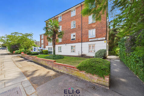 A recently modernised two bedroom purpose built f