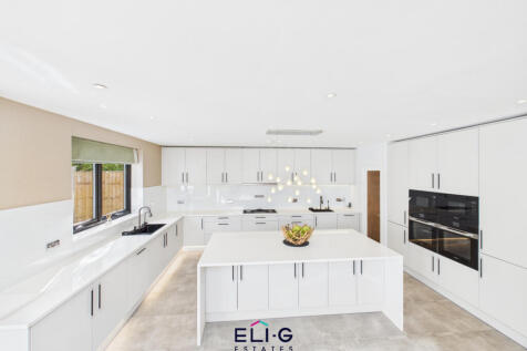 A must see move in ready high end 7 bed semi on S