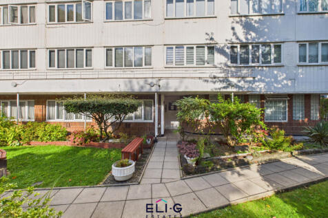2 bed flat for sale Highfield Court, London NW11