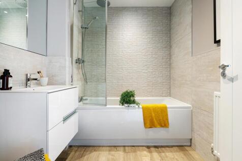 Energy-efficient family bathroom