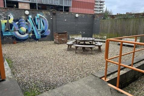 lower-brown-street-le1-5th-967732
