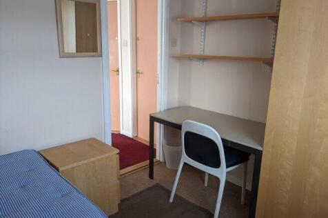 long-meadow-way-ct2-7bt-931636