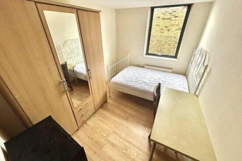 commercial-road-e1-2ps-971218