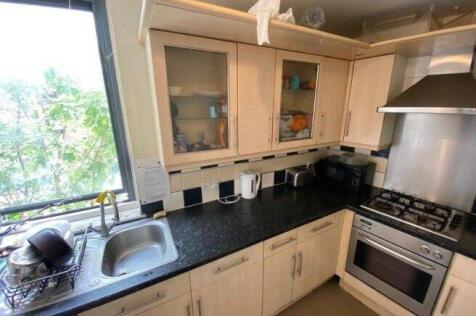 commercial-road-e1-2ps-971219
