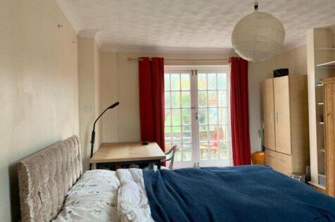 stoke-hills-gu9-7te-947879