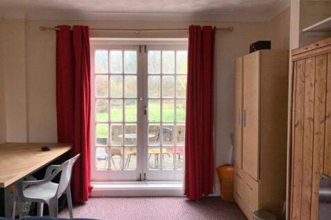 stoke-hills-gu9-7te-947876