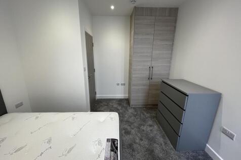 cedar-road-nw2-6ss-970999