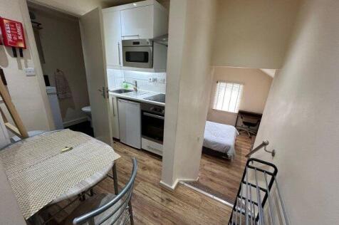 brondesbury-park-nw6-7ay-981223